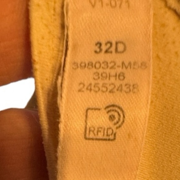 Incredible by Victoria's Secret Perfect Shape Bra - Picture 3 of 4